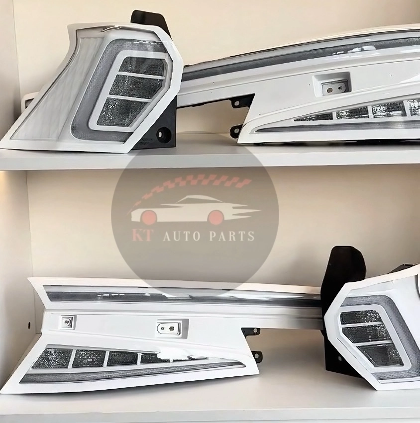 hyundai custin White taillights