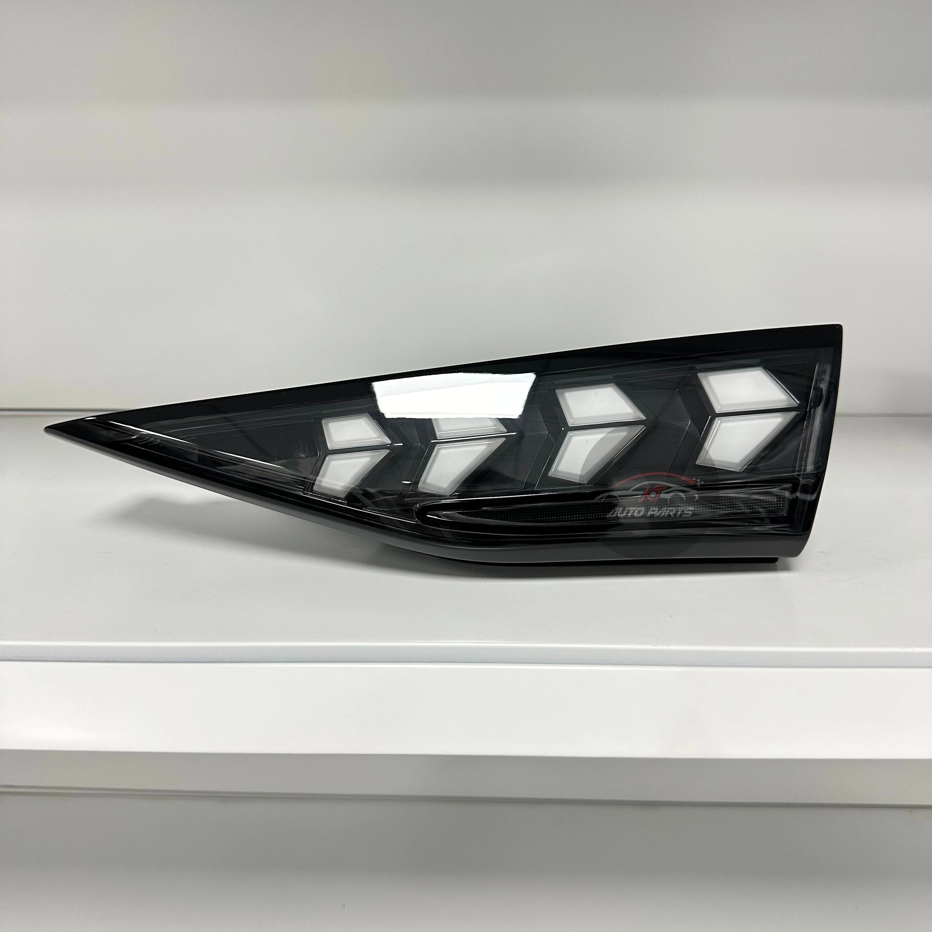 Inner trunk lid housing